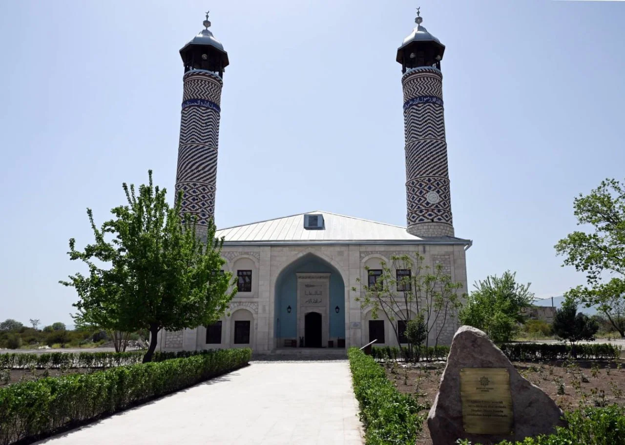 Азан в джума мечети